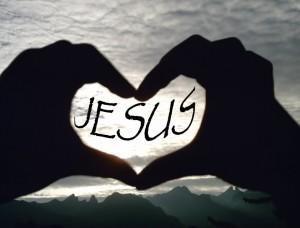 jesus_hand_heart